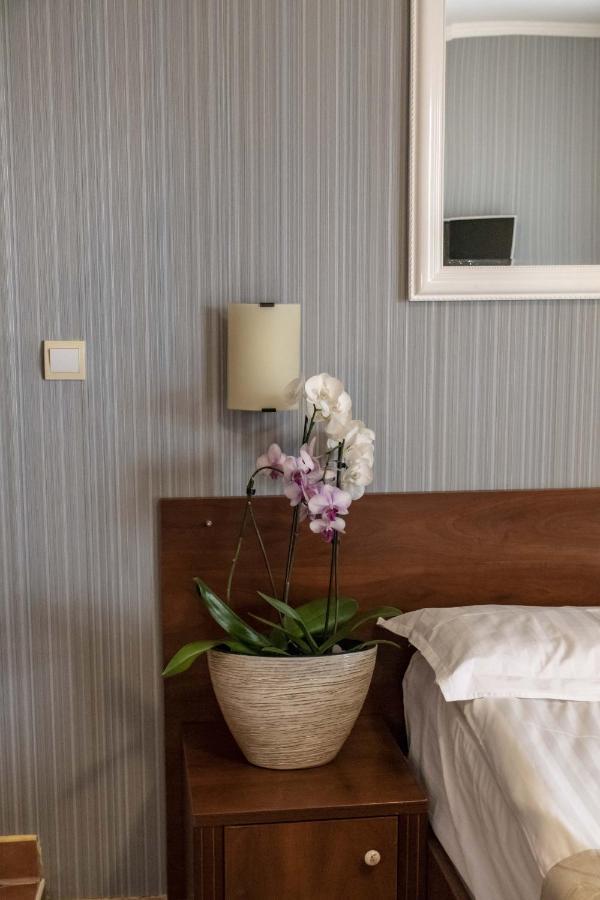 Mali Hotel Porat Budva Exterior foto