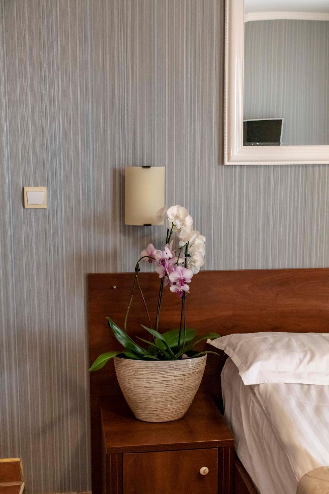 Mali Hotel Porat Budva Exterior foto